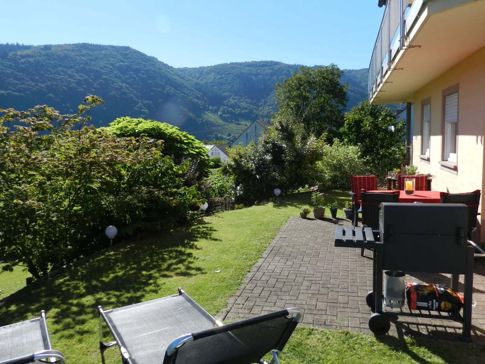 Schöne Ferienwohnung mit Terrasse und Moselblick-Image-tags.info