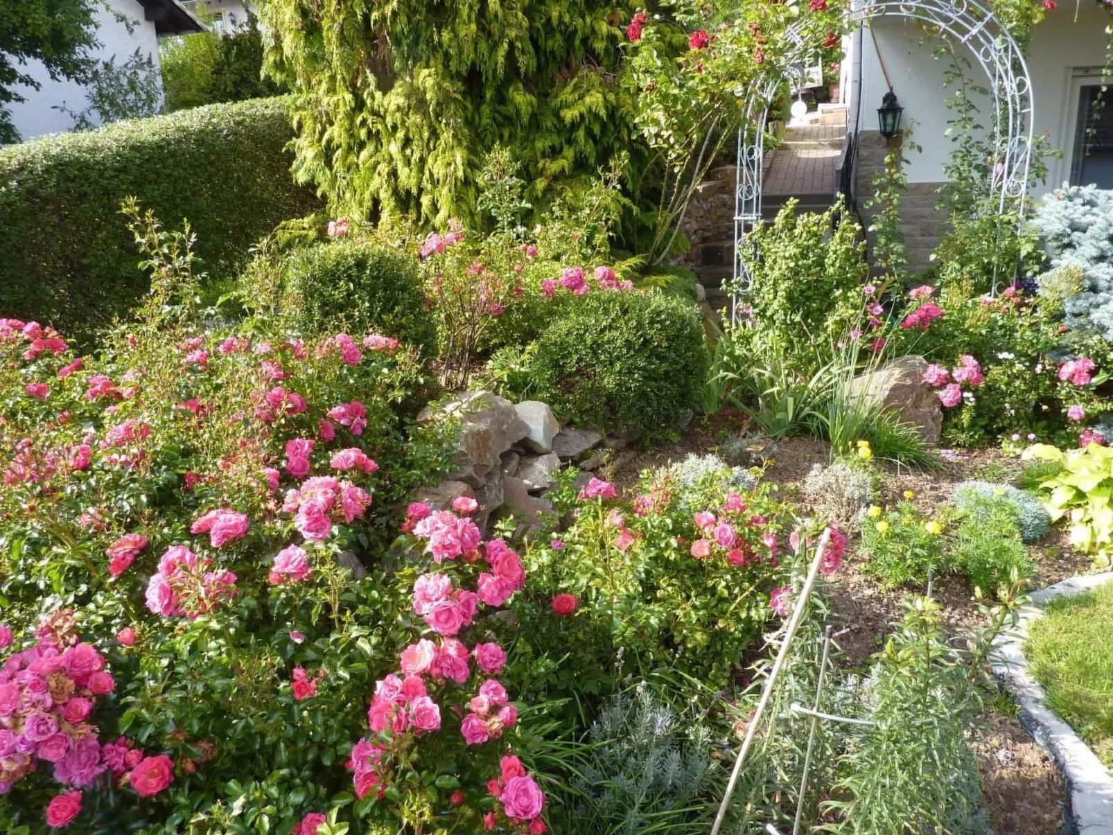 Appartement mit Terrasse, Garten und Grill-Buiten