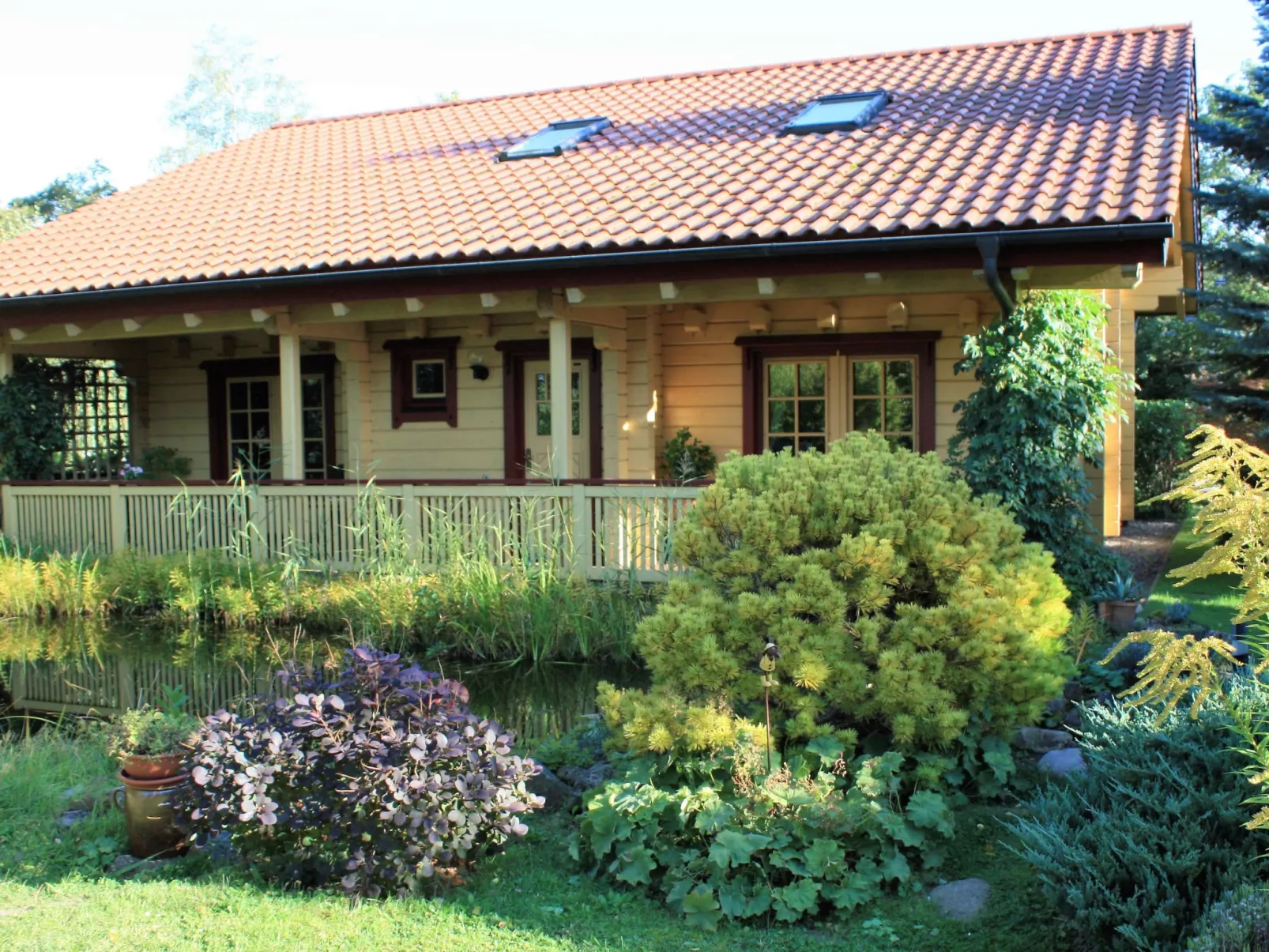 Gemütliches Blockhaus in Waldrandlage mit Sauna-Buiten