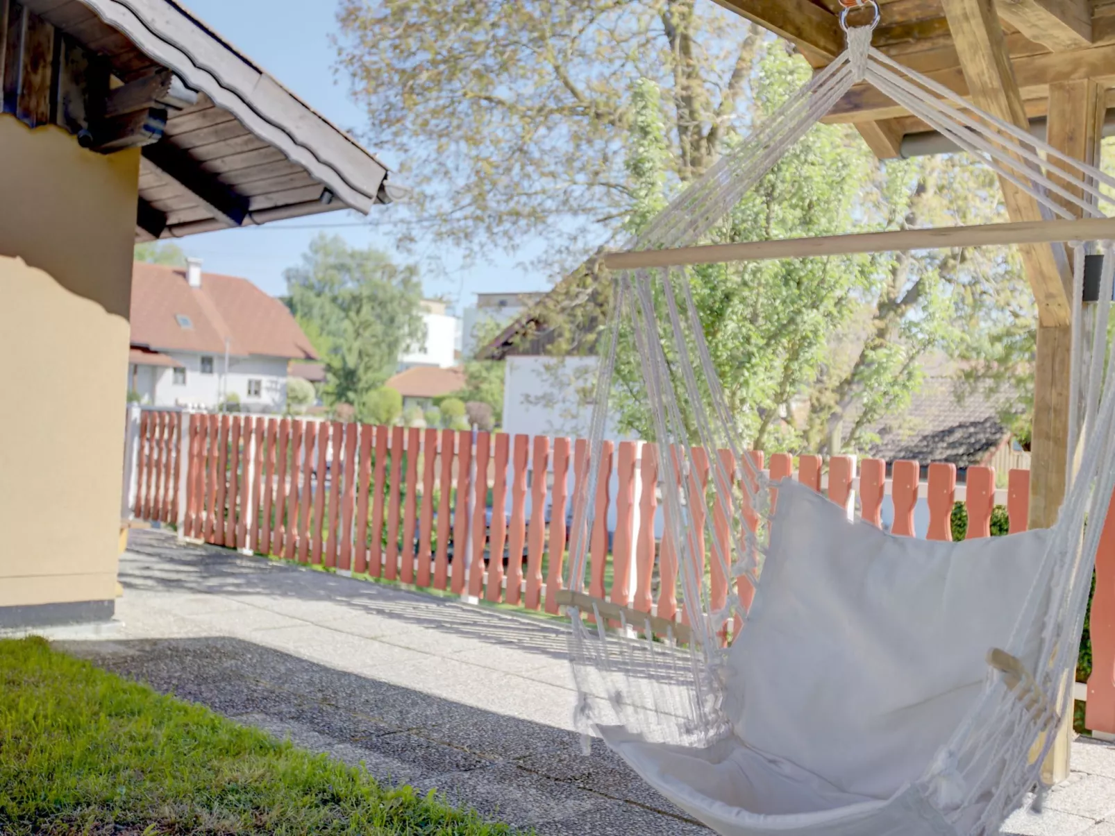 Gemütlicher Bungalow-Buiten