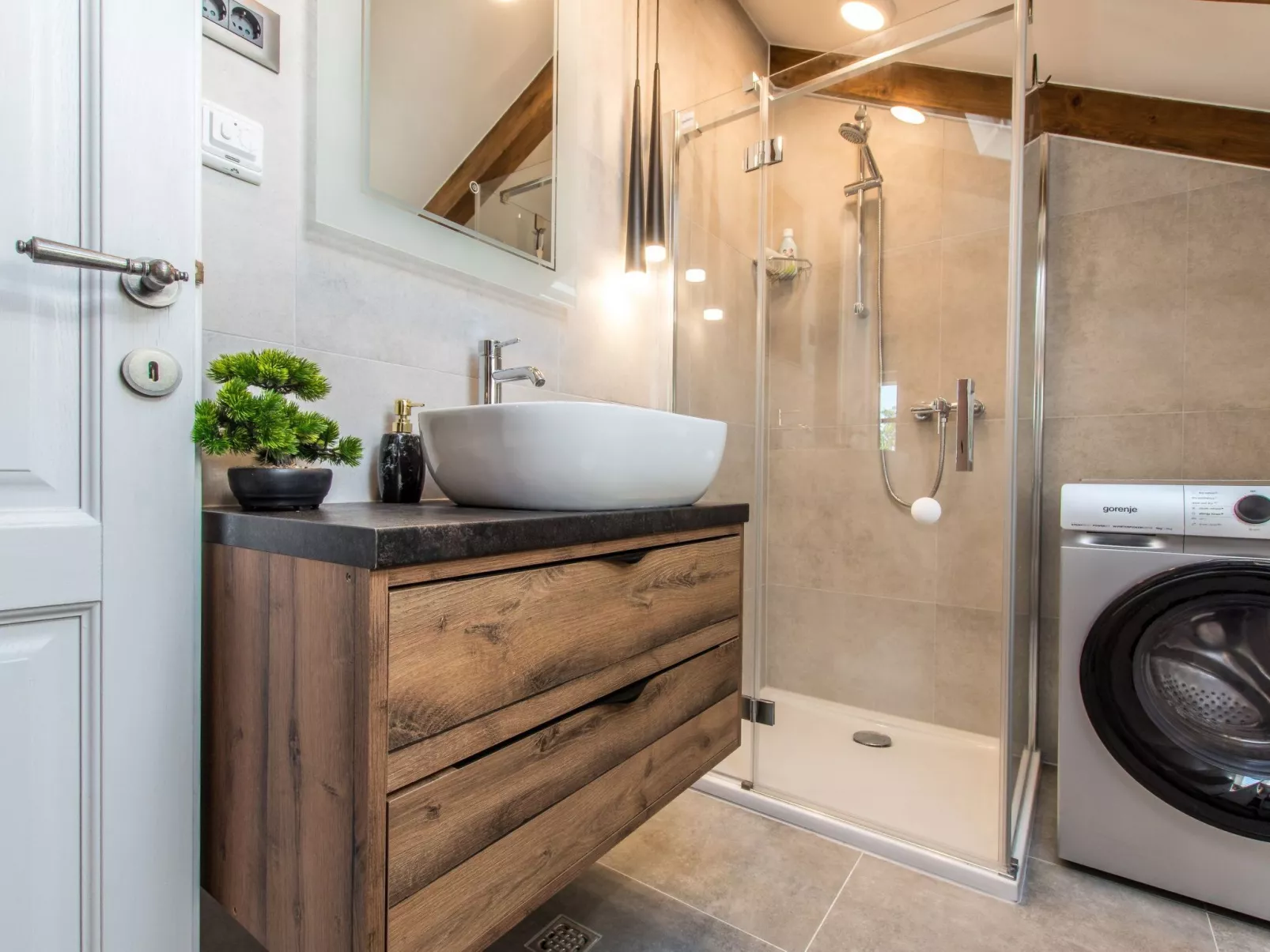 Villa Le Adria - Privater HotTub- Kostenloses Parken am Strand-Binnen