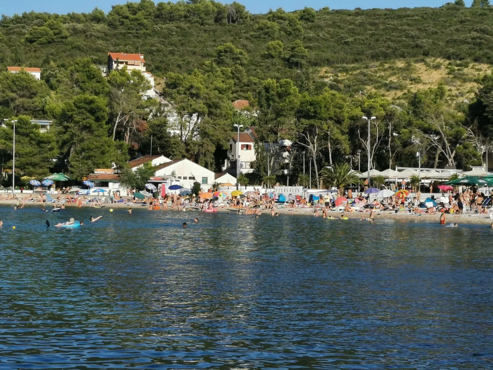 Apartment Bella mit Balkon und Terrasse in Necujam-Buiten