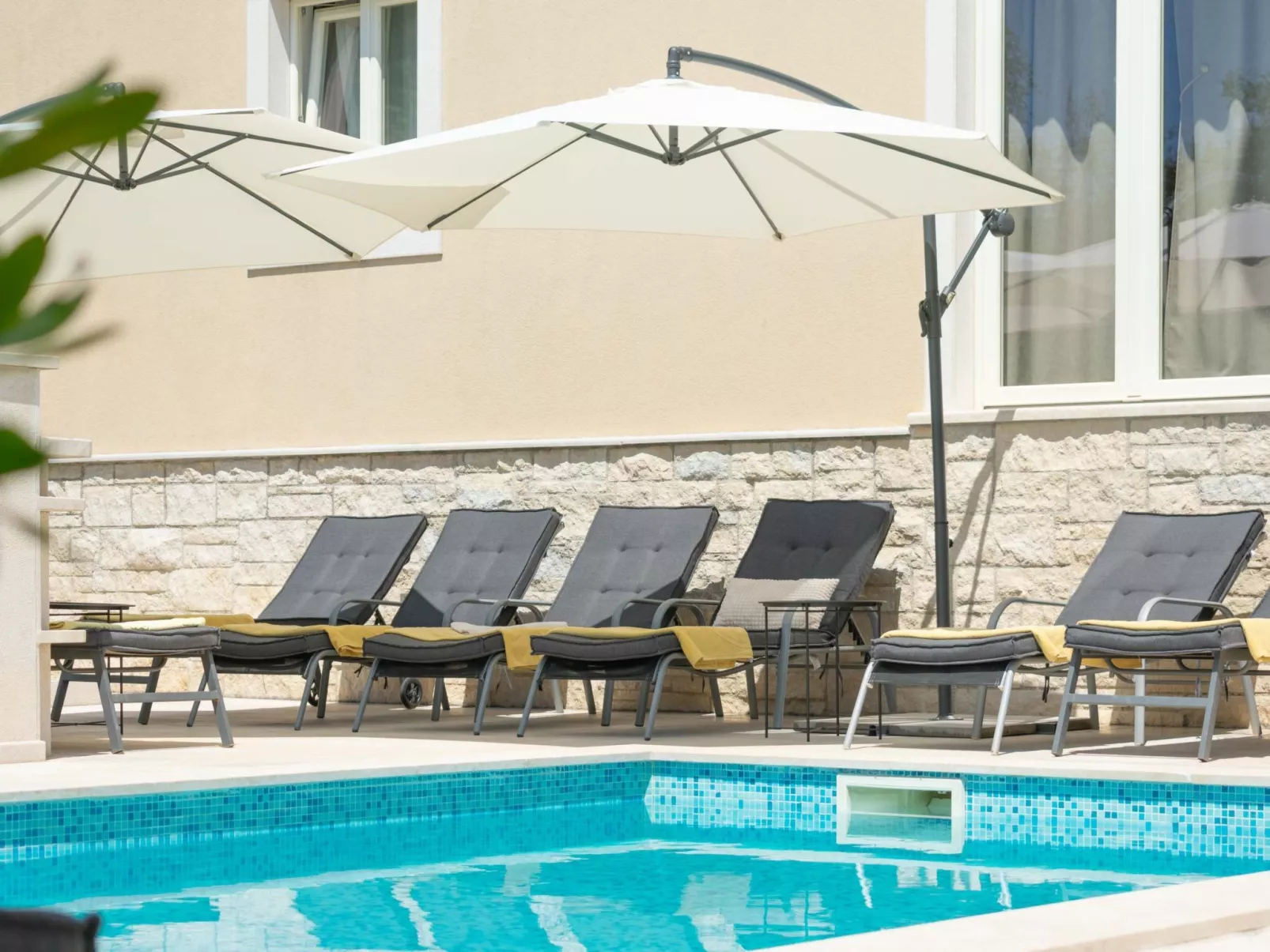 Private Villa mit Panoramablick-Buiten