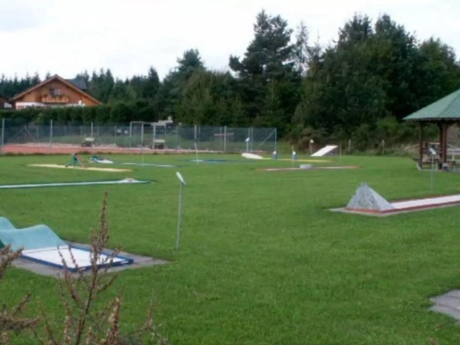 Eifelhäuschen Wald-Buiten