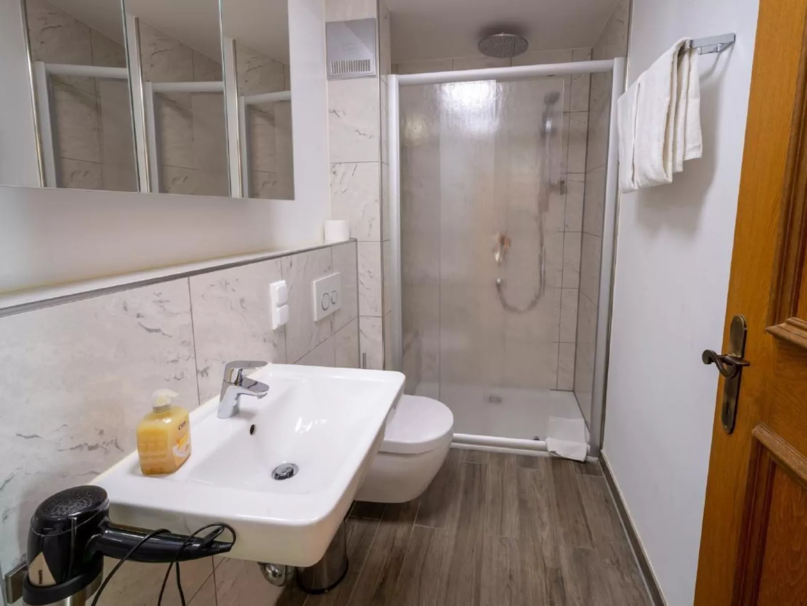 Residenz Zugspitzblick mit 6 Schlafzimmern-Binnen