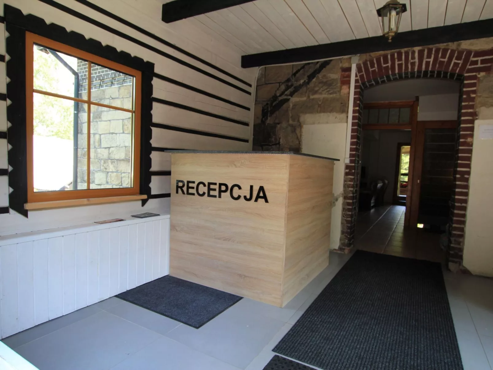 Landhaus mit gemeinschaftlichem Pool-Buiten