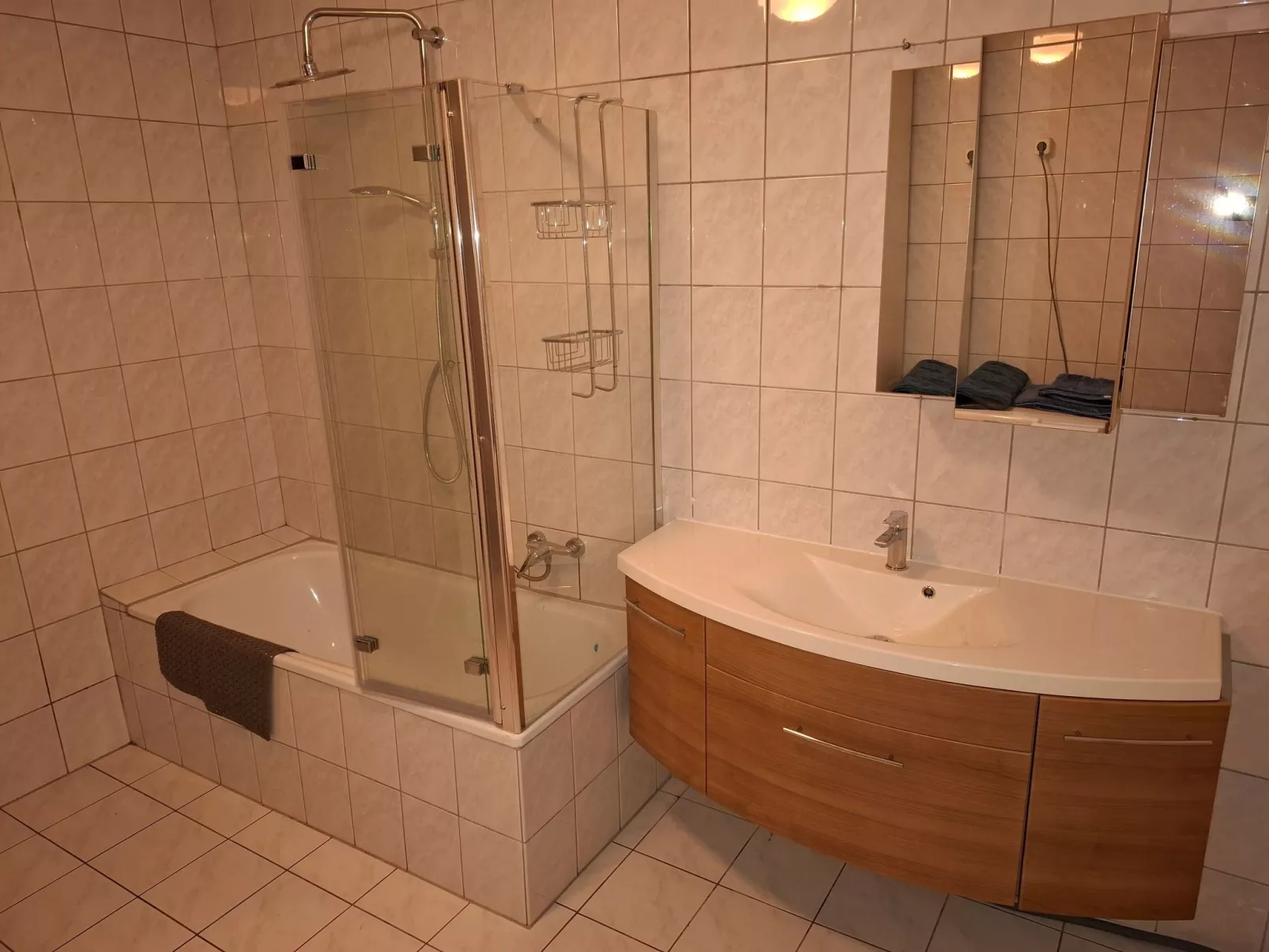 Private Ferienwohnung in Nordenham, großer Balkon-Binnen