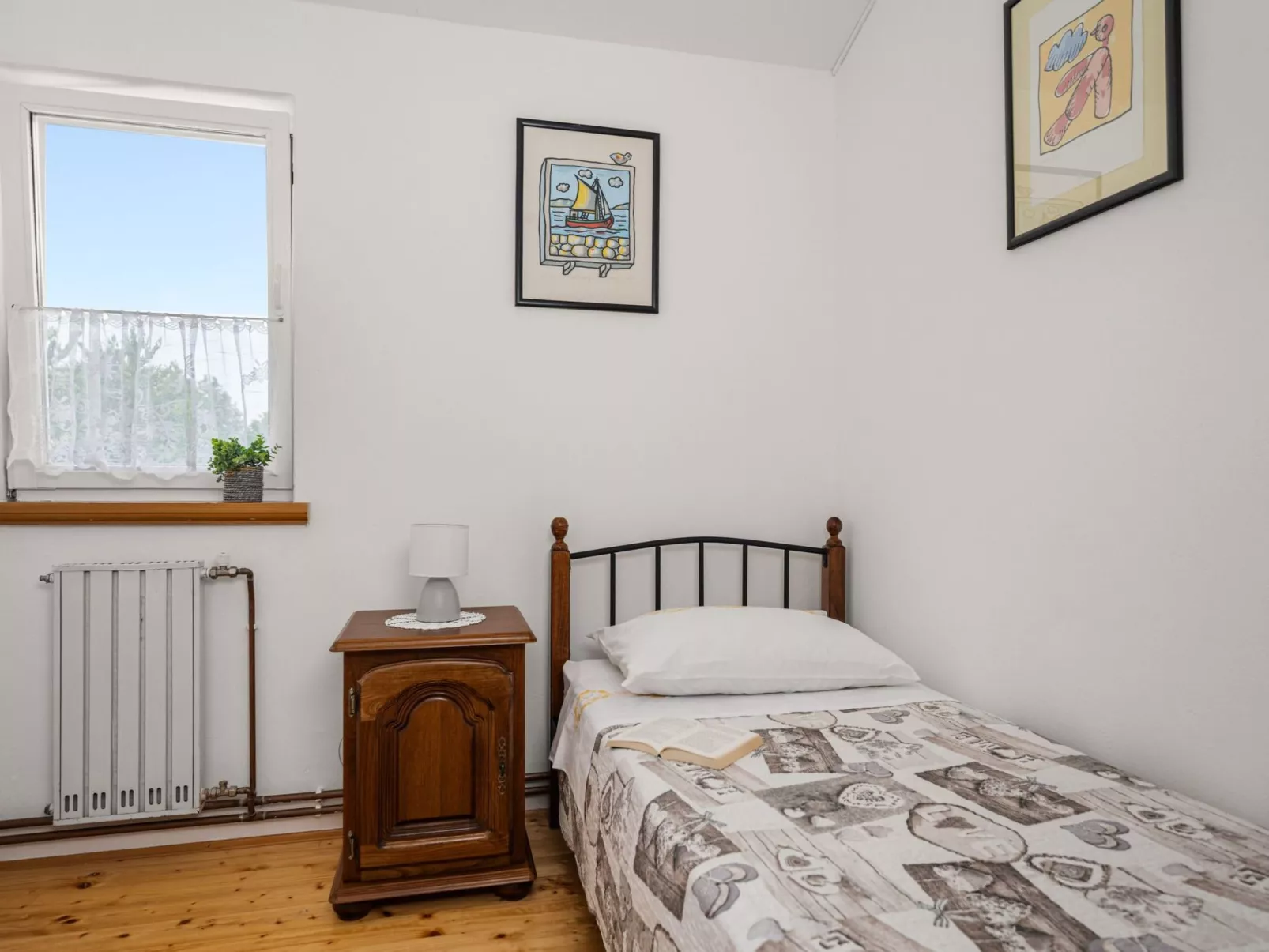 Gemütliches Ferienhaus in Ružići mit Offenem Kamin-Binnen