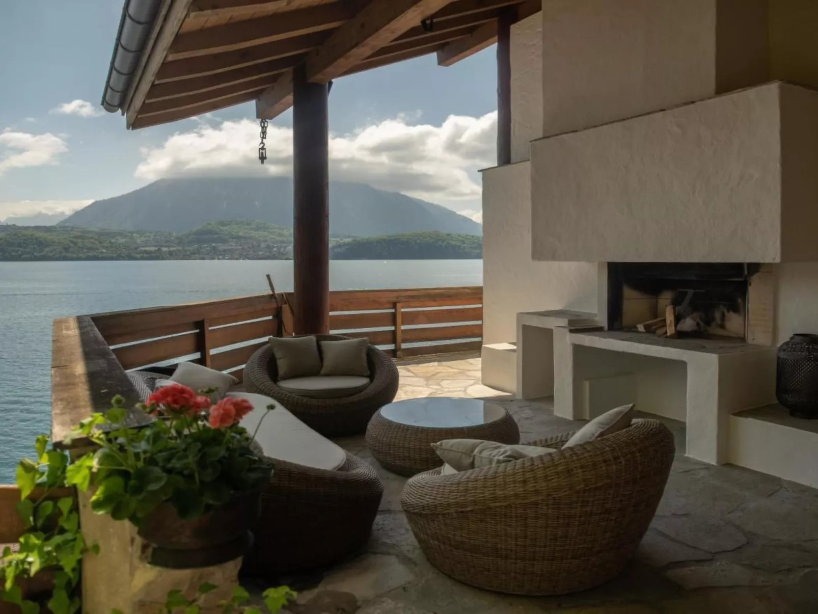 Chalet am See mit Panorama Aussicht-Binnen