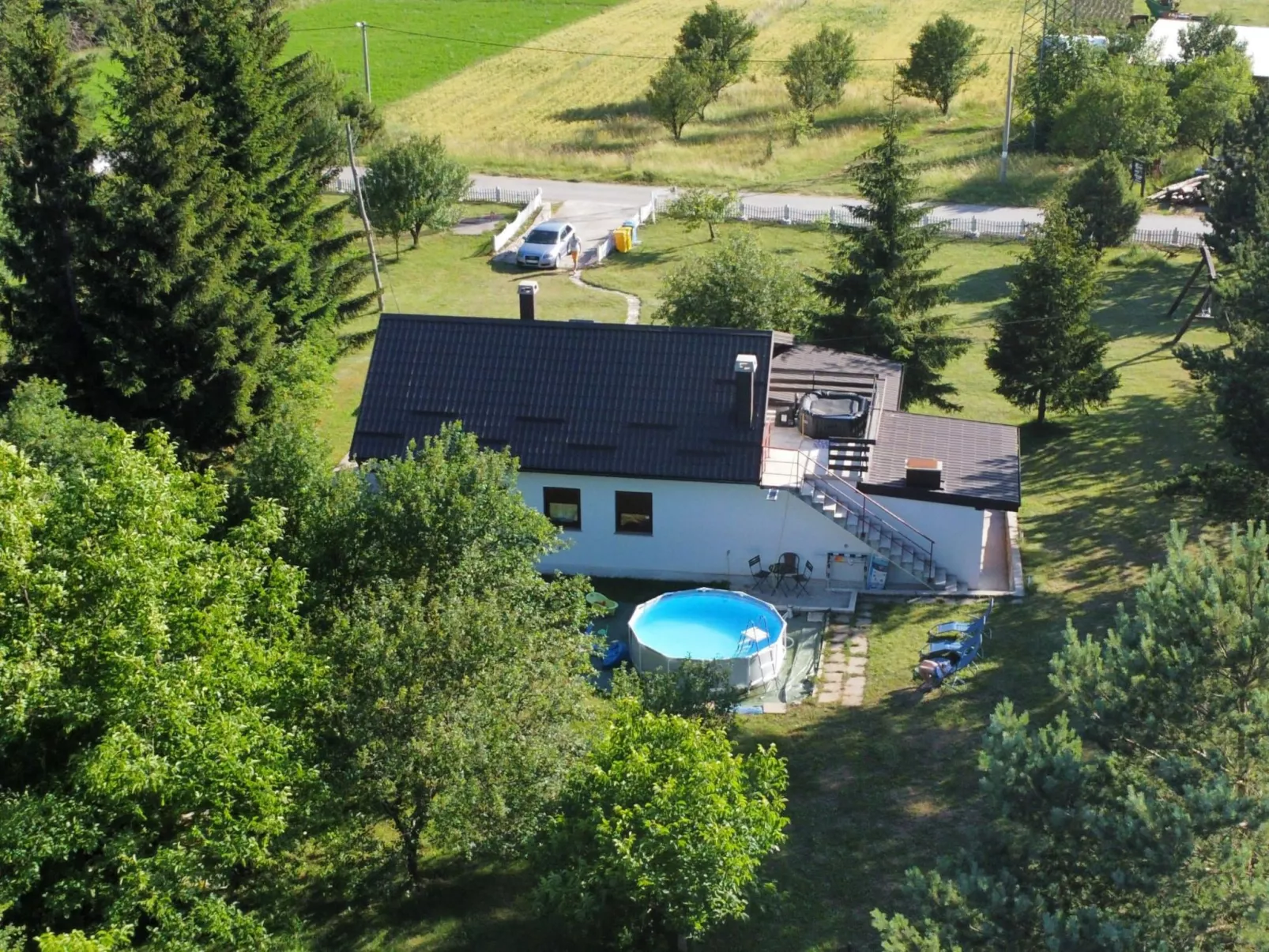 Mit Garten, Grill und Terrasse-Buiten