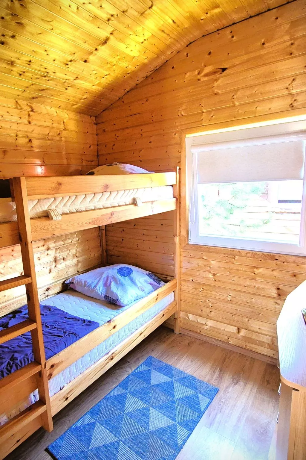 Mit gemeinschaftlichem Pool-Binnen