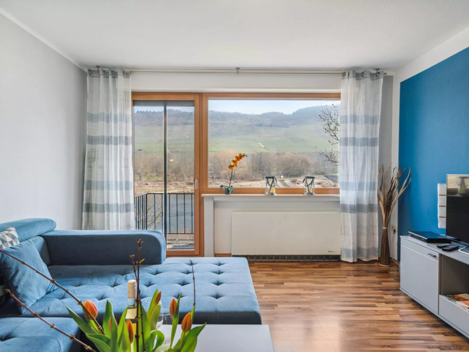 Mit Balkon und schönem Moselblick-Image-tags.info