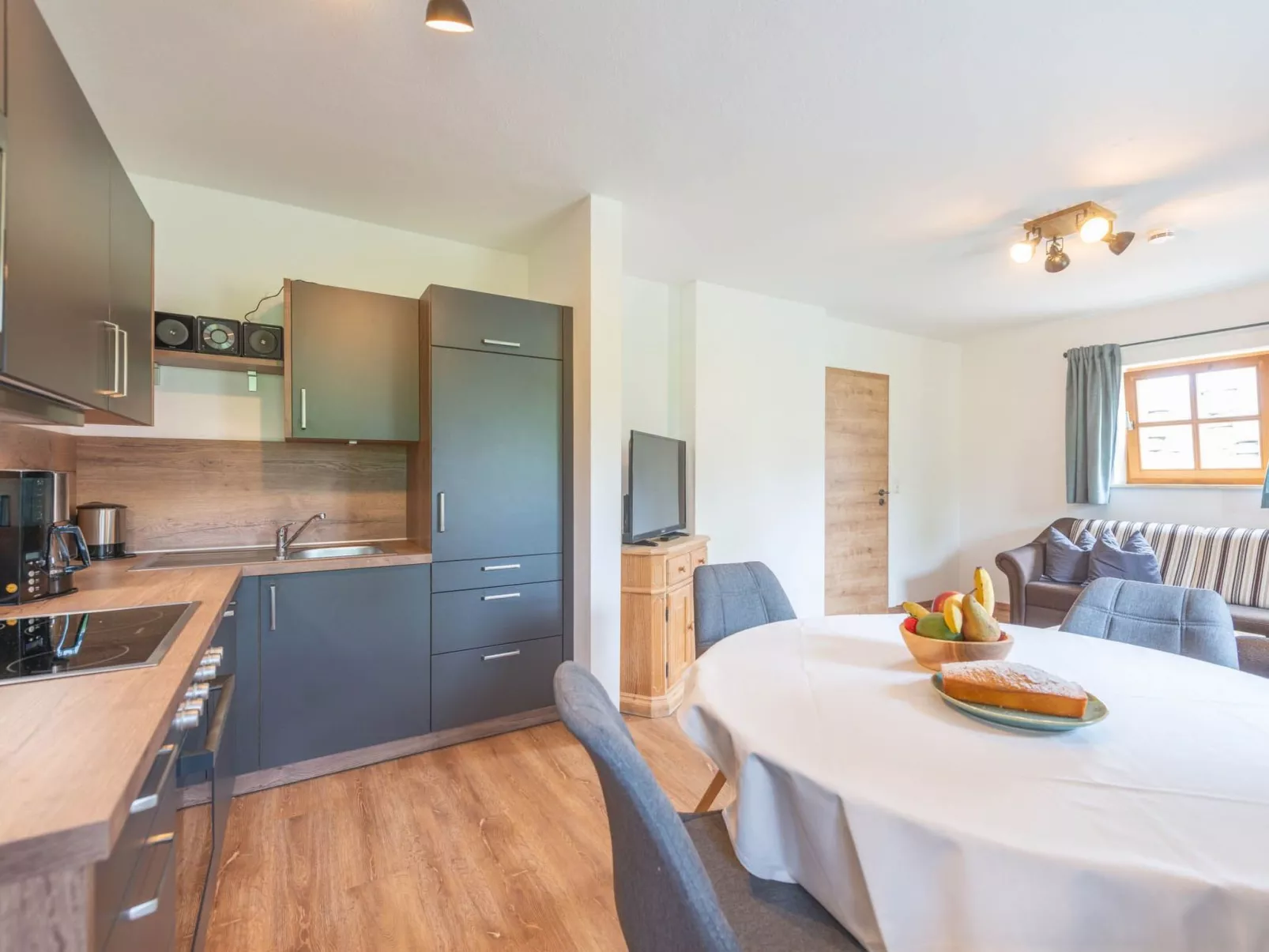  mit Terrasse und zwei Schlafzimmer-Binnen