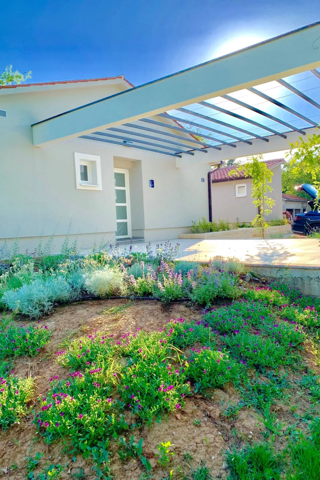 Charmante Villa mit gepflegtem Garten und beheiztem Pool-Buiten