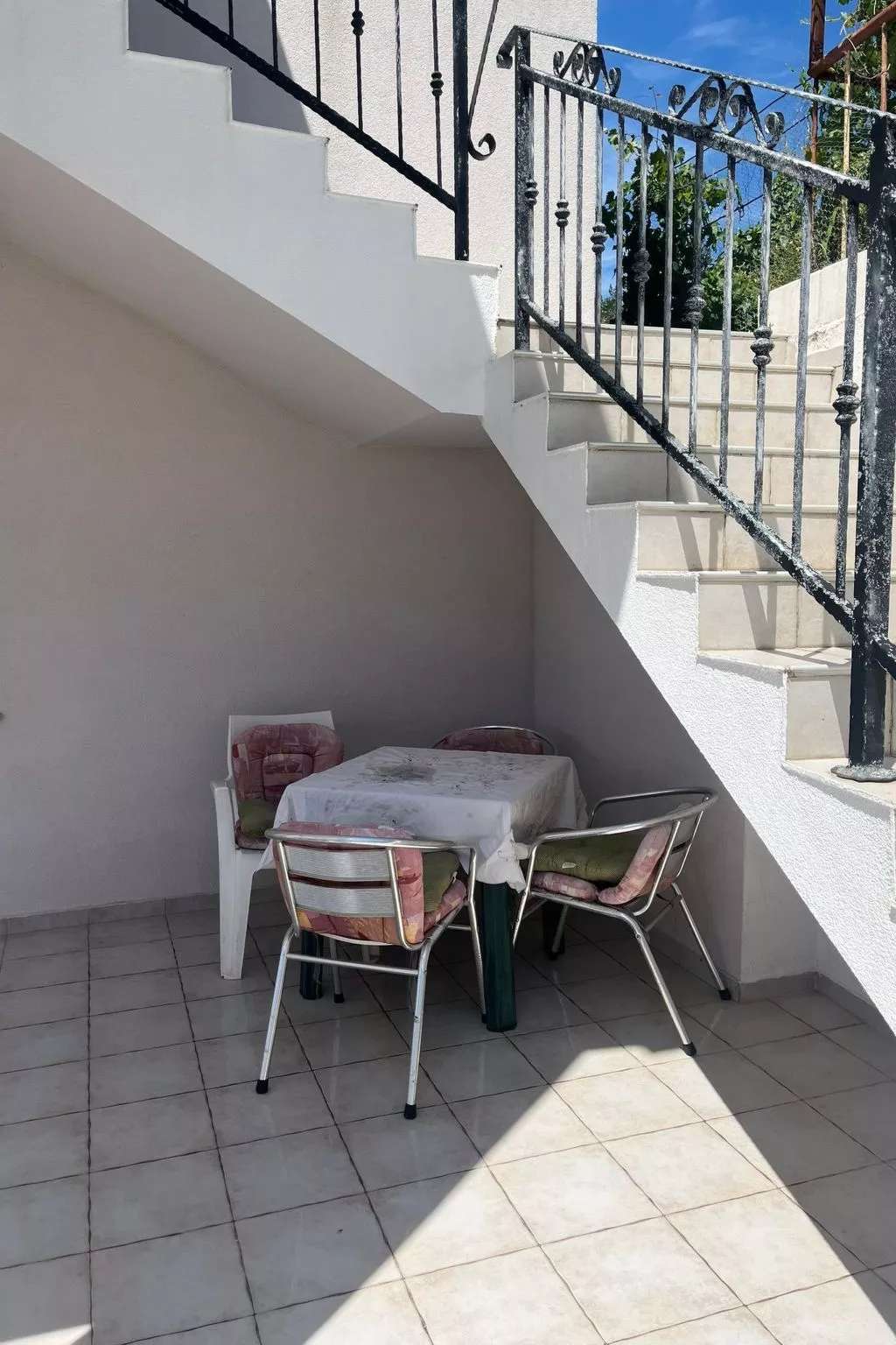 Für sechs Personen-Binnen