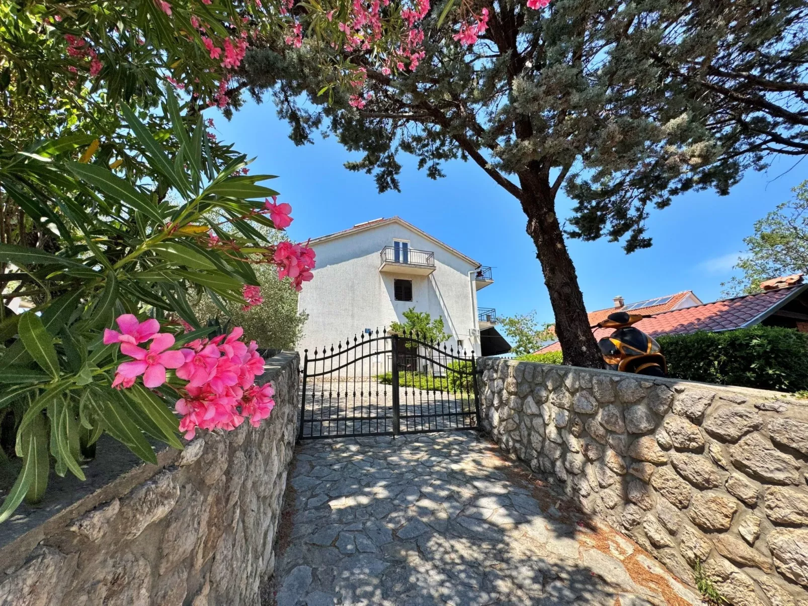 Apartment Lure-Binnen