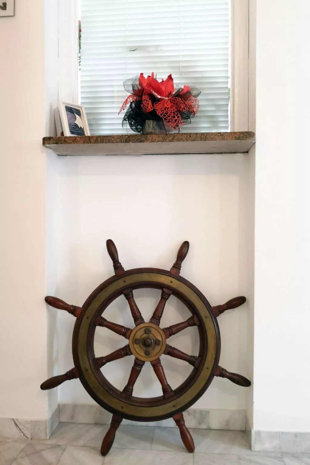 Große Ferienwohnung in Duće mit Privatem Balkon und Meerblick-Binnen