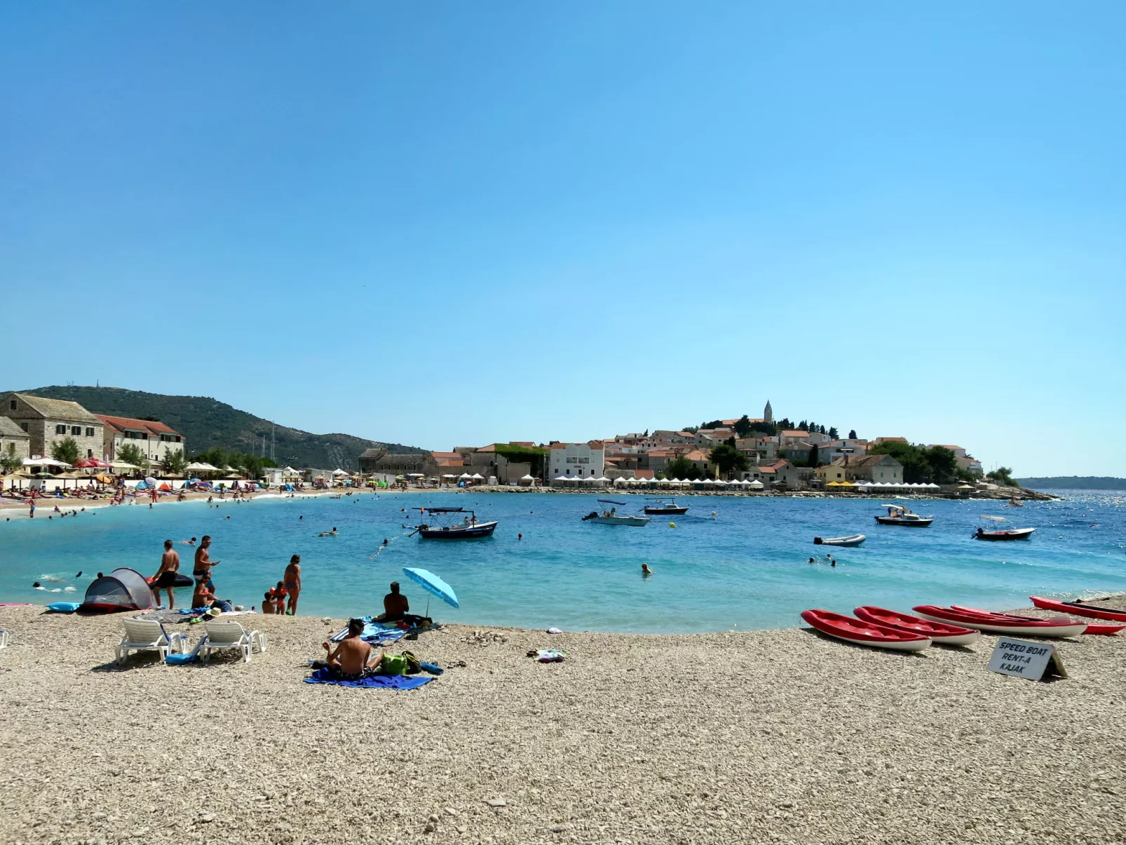 In Primošten mit privatem Pool-Omgeving