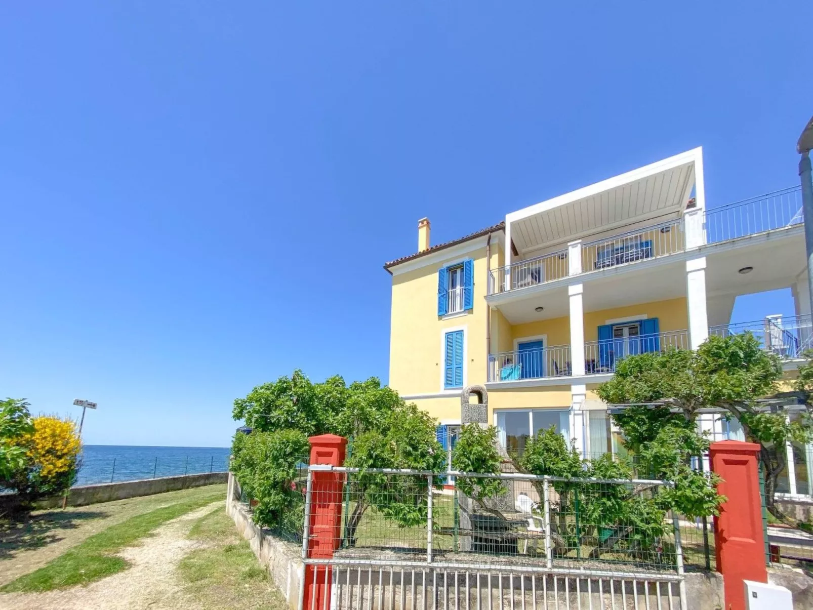 Wohnung "Belvedere dole" mit Blick auf das Wasser-Image-tags.info