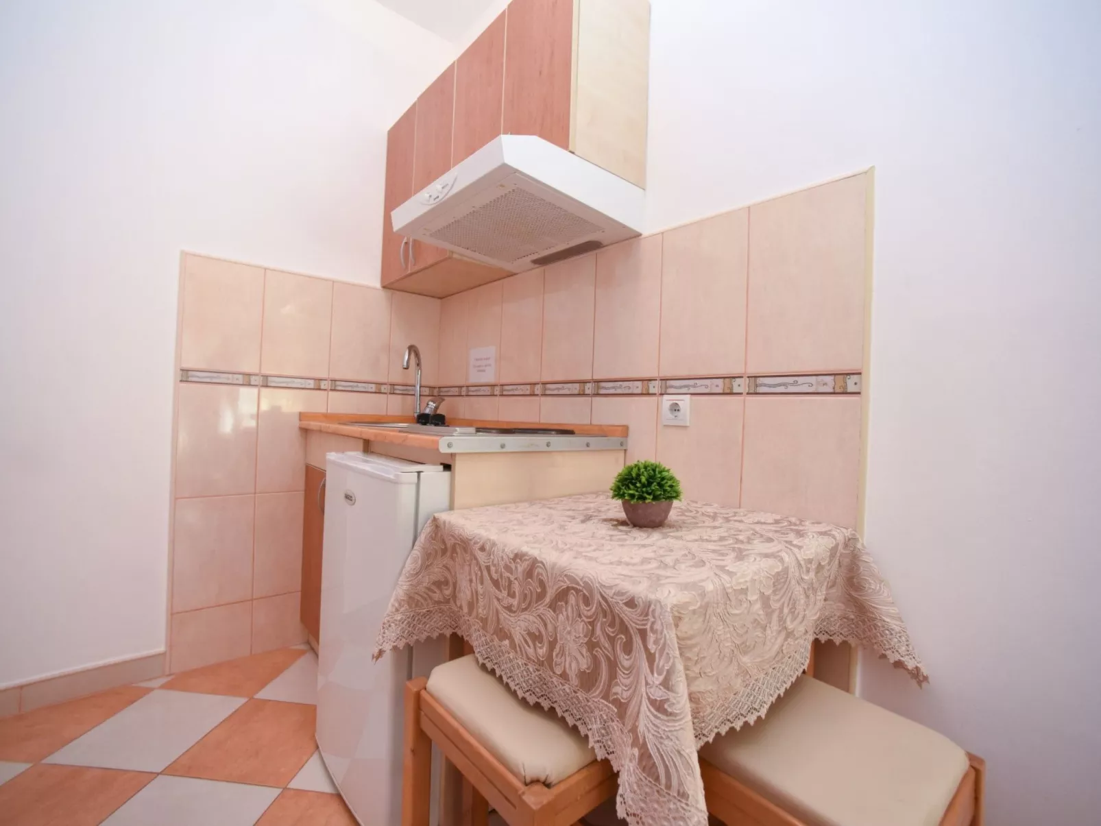 Studio für 4 Personen-Image-tags.info