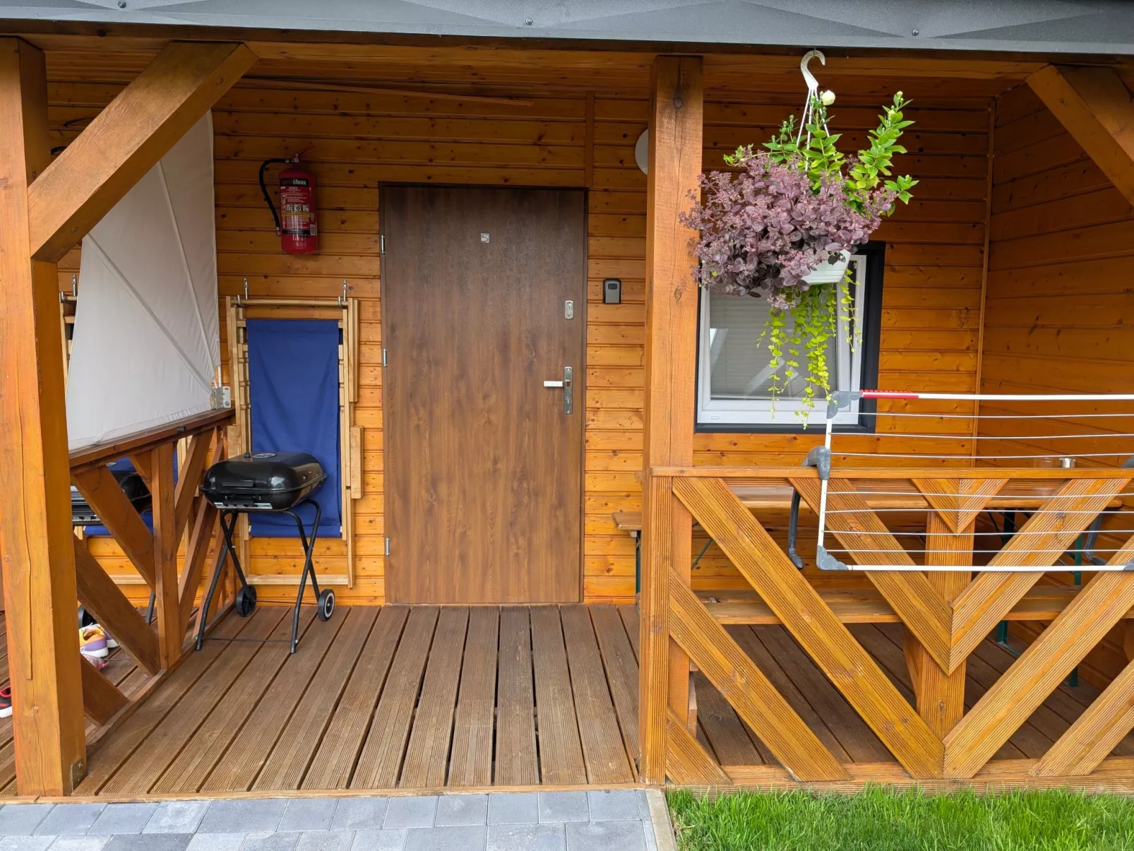 Trebor"-Häuser in einem eingezäunten Gebiet-Buiten