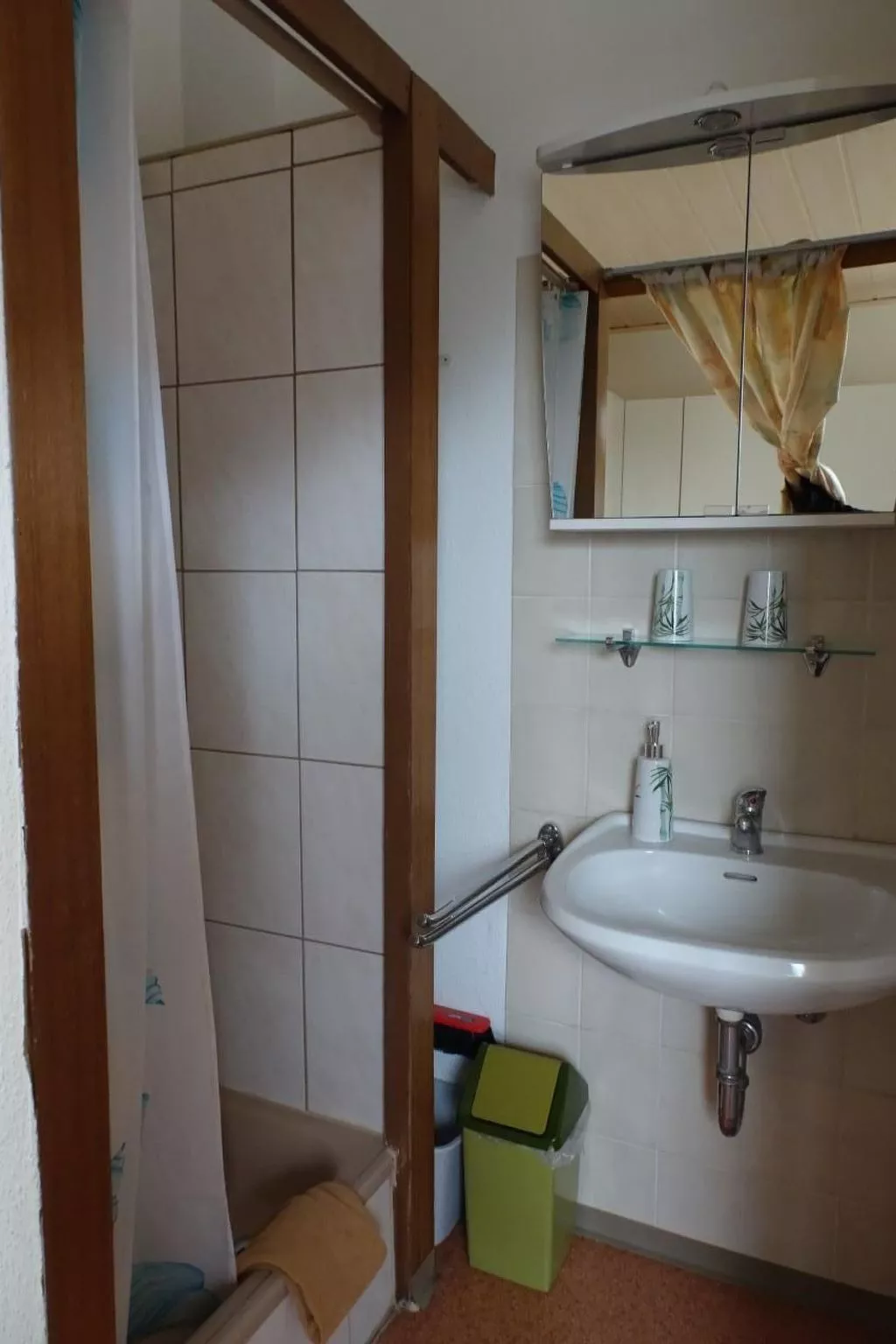 Kleines Ferienhaus mit Garten und Grill in Garitz-Binnen