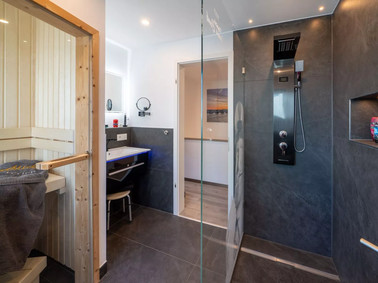 Schleivilla Kapitän James Cook2,  Löwen Dart HB8-Image-tags.info