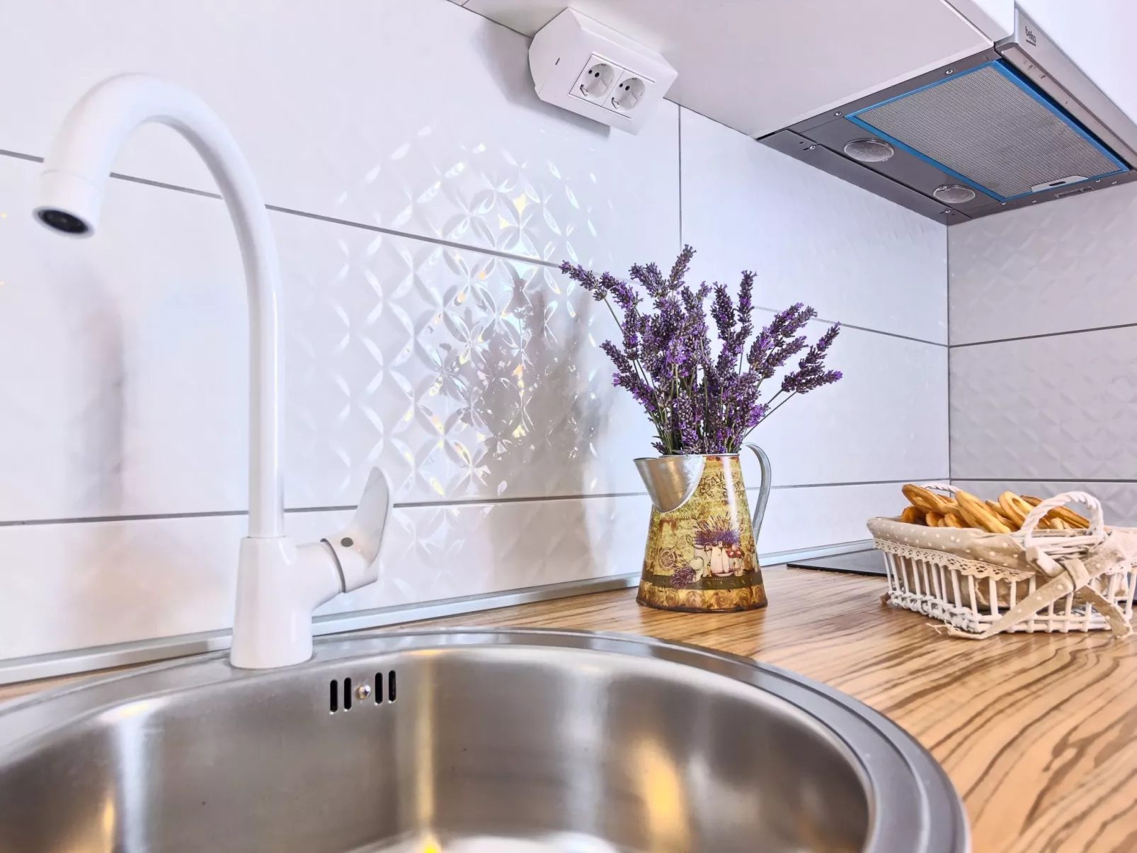 Gemütliches Studio mit Balkon-Image-tags.info