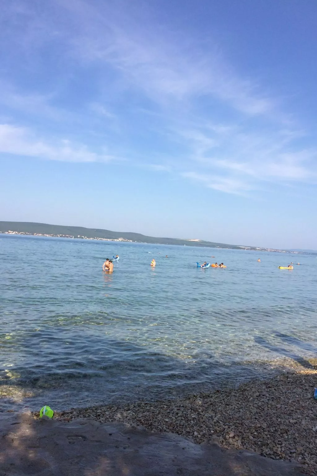 Für vier Personen mit Balkon im ersten Obergeschoss gelegen-Buiten