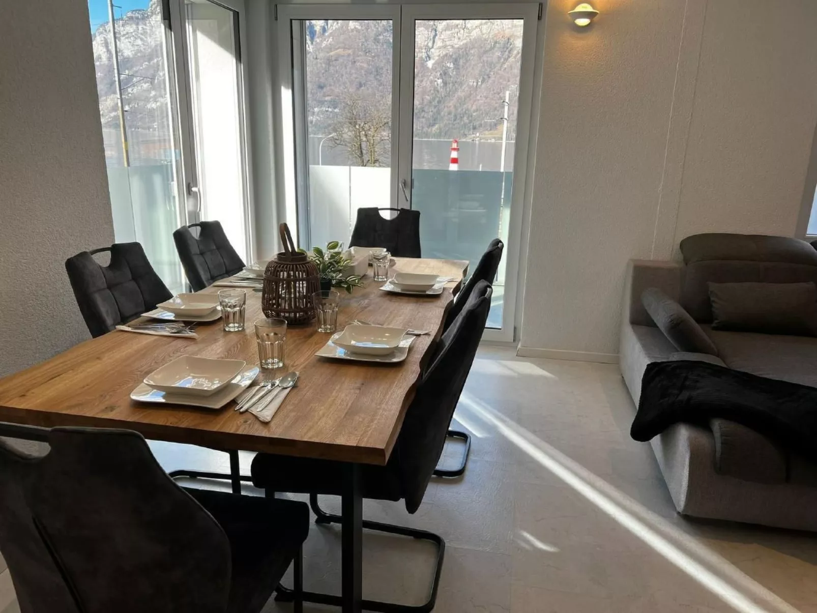 Mit eigener Terrasse-Binnen