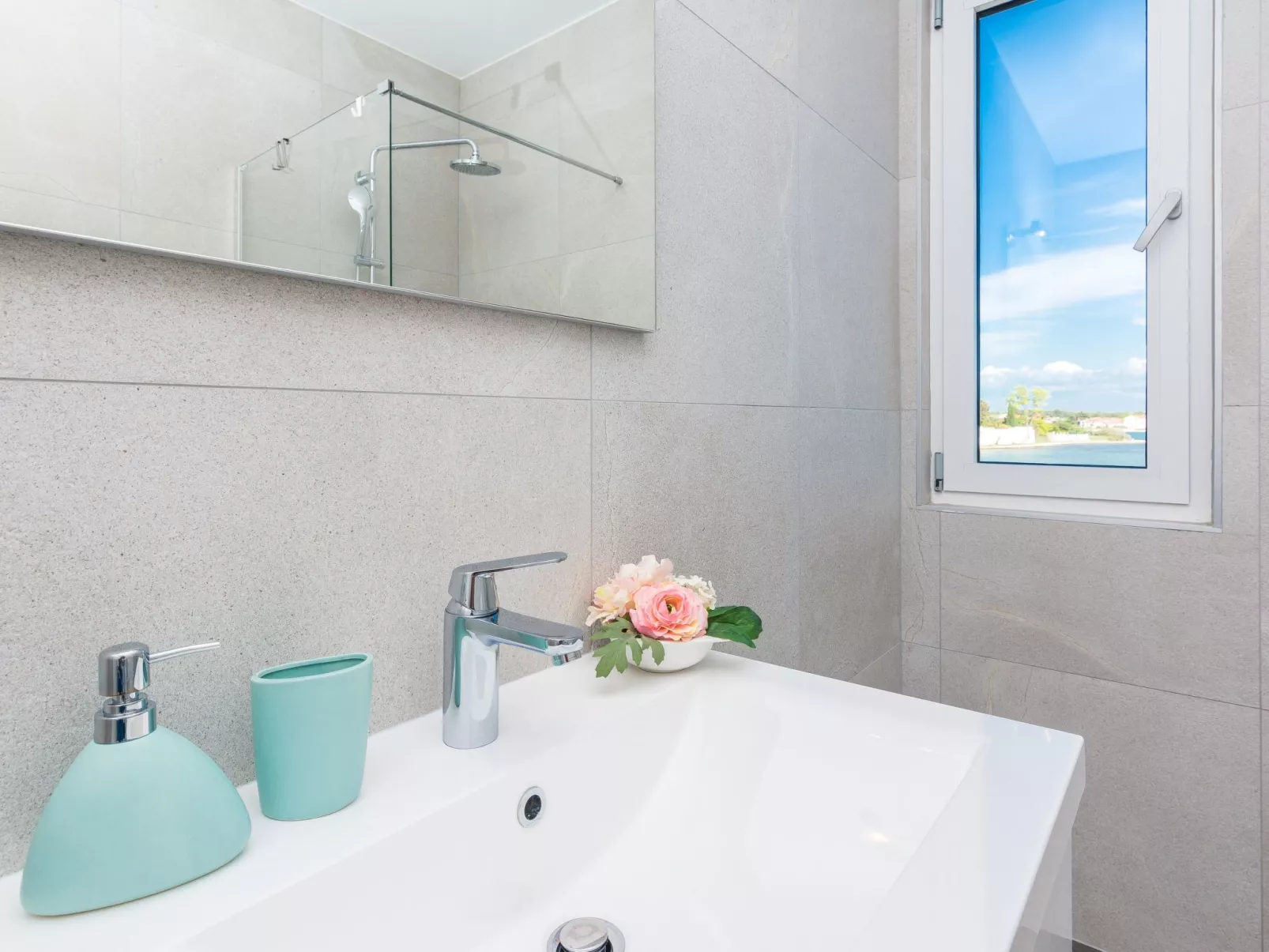 Strandvilla "Miri Olive" mit beheiztem Pool-Binnen