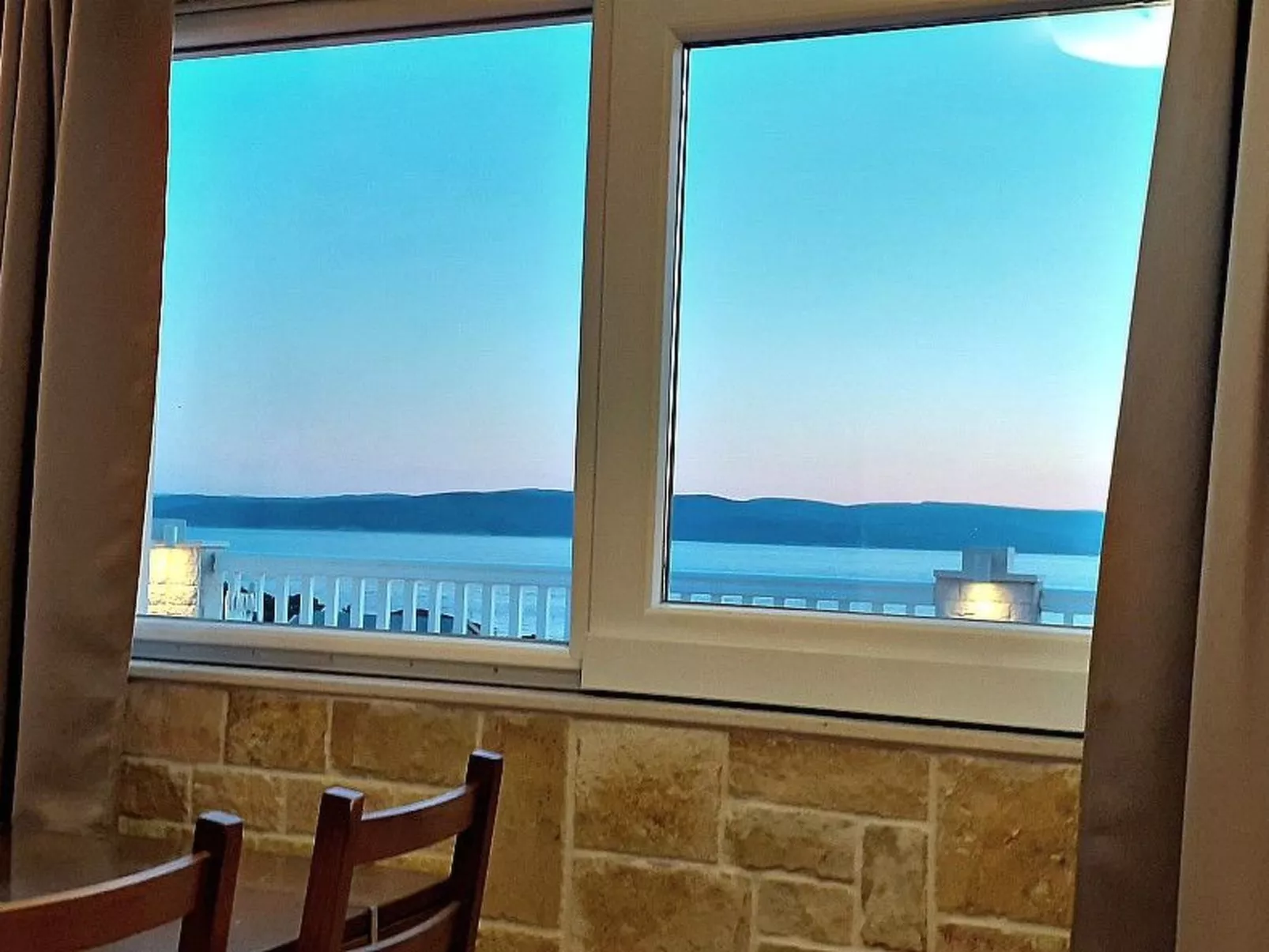 Schöne Ferienwohnung in Baska Voda mit Terrasse-Binnen