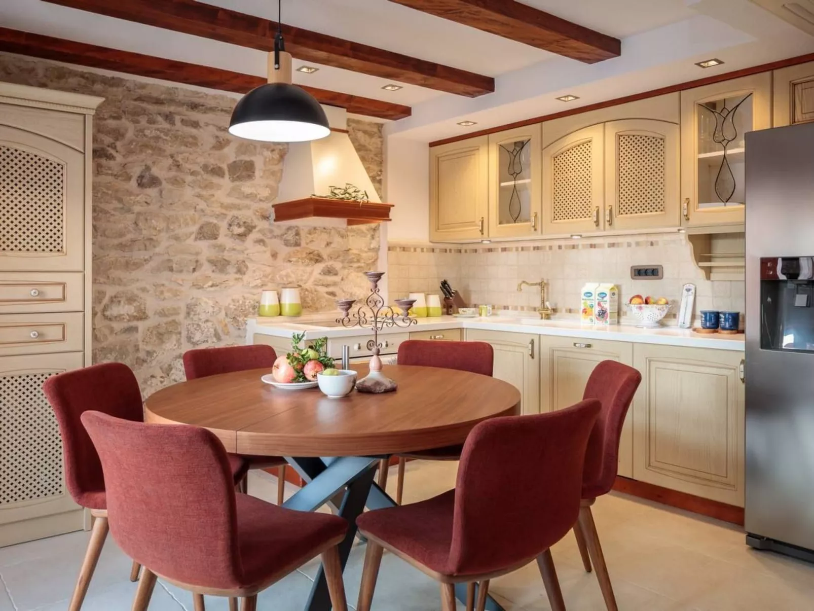 Villa Josipovi Dvori-Binnen