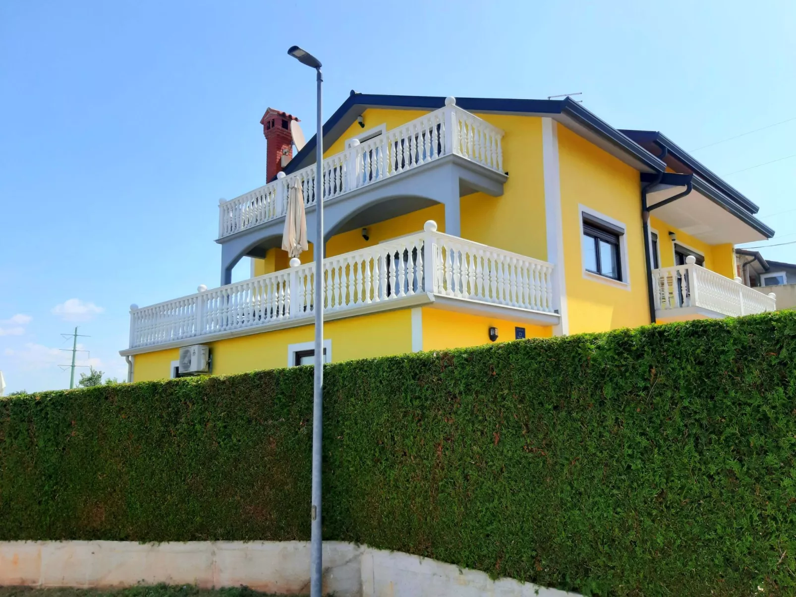 Mit beheiztem Pool-Binnen