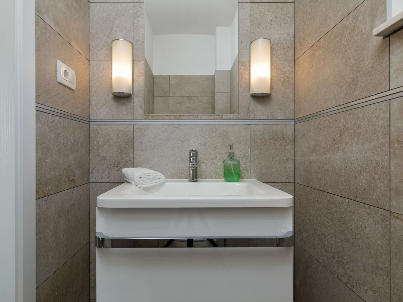 "Villa Anadea" mit Whirlpool-Binnen