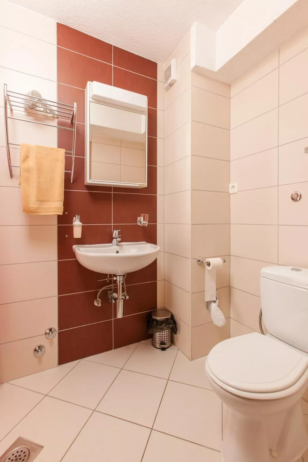 Appartment für 2 Personen mit Pool, Okrug Gornji-Binnen