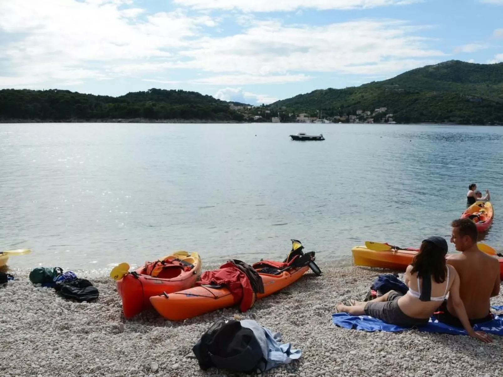 Großes Ferienhaus mit Terrasse und Garten-Buiten