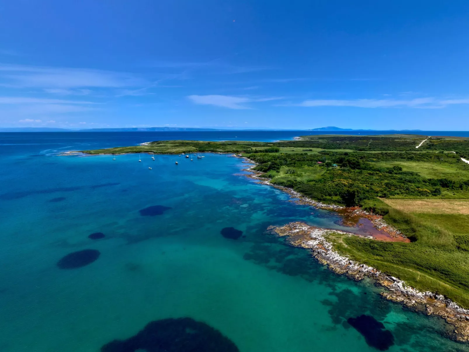 Ferienhaus, privater Pool, Dorf Šišan-Buiten