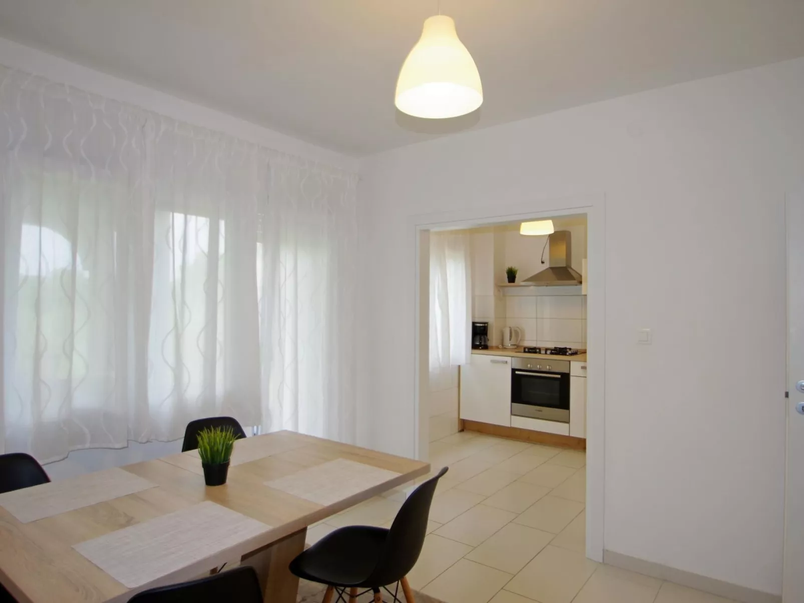 In Rakalj mit privatem Parkplatz-Binnen