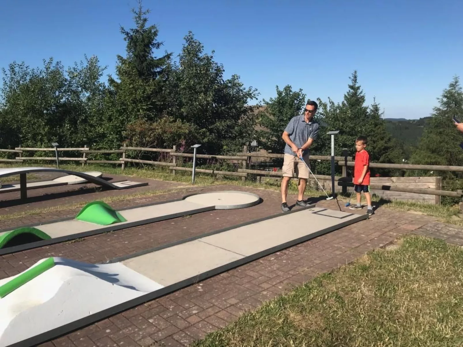 Berg- und Seeblick am Hillebachsee-Binnen