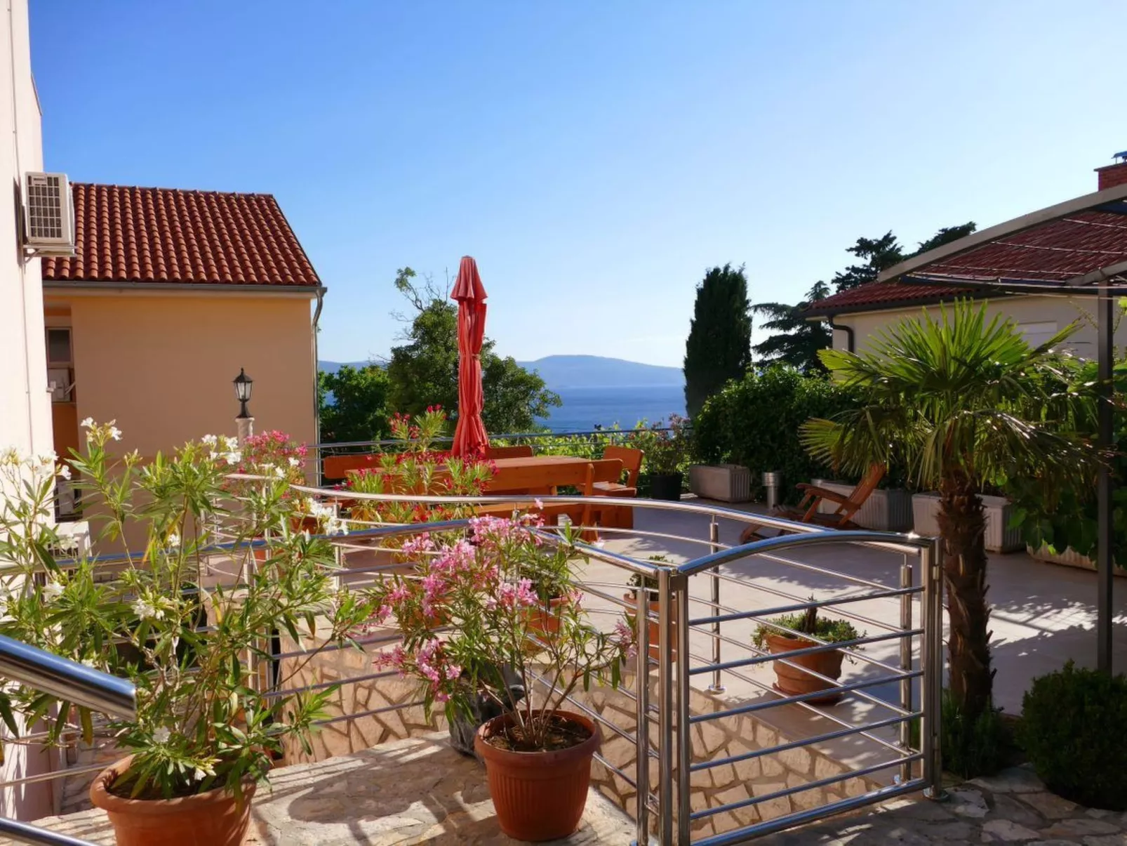 Velvet Vista 1-Buiten