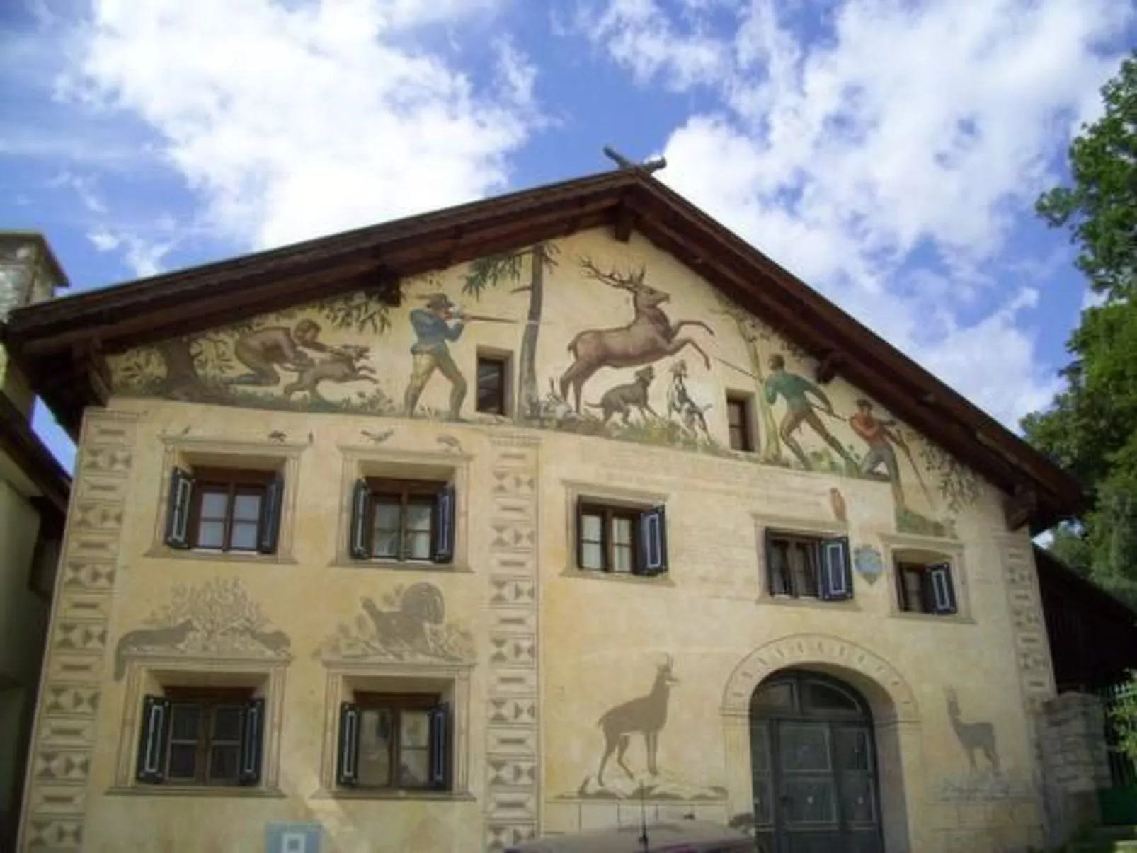 Mit Privatparkplatz-Binnen