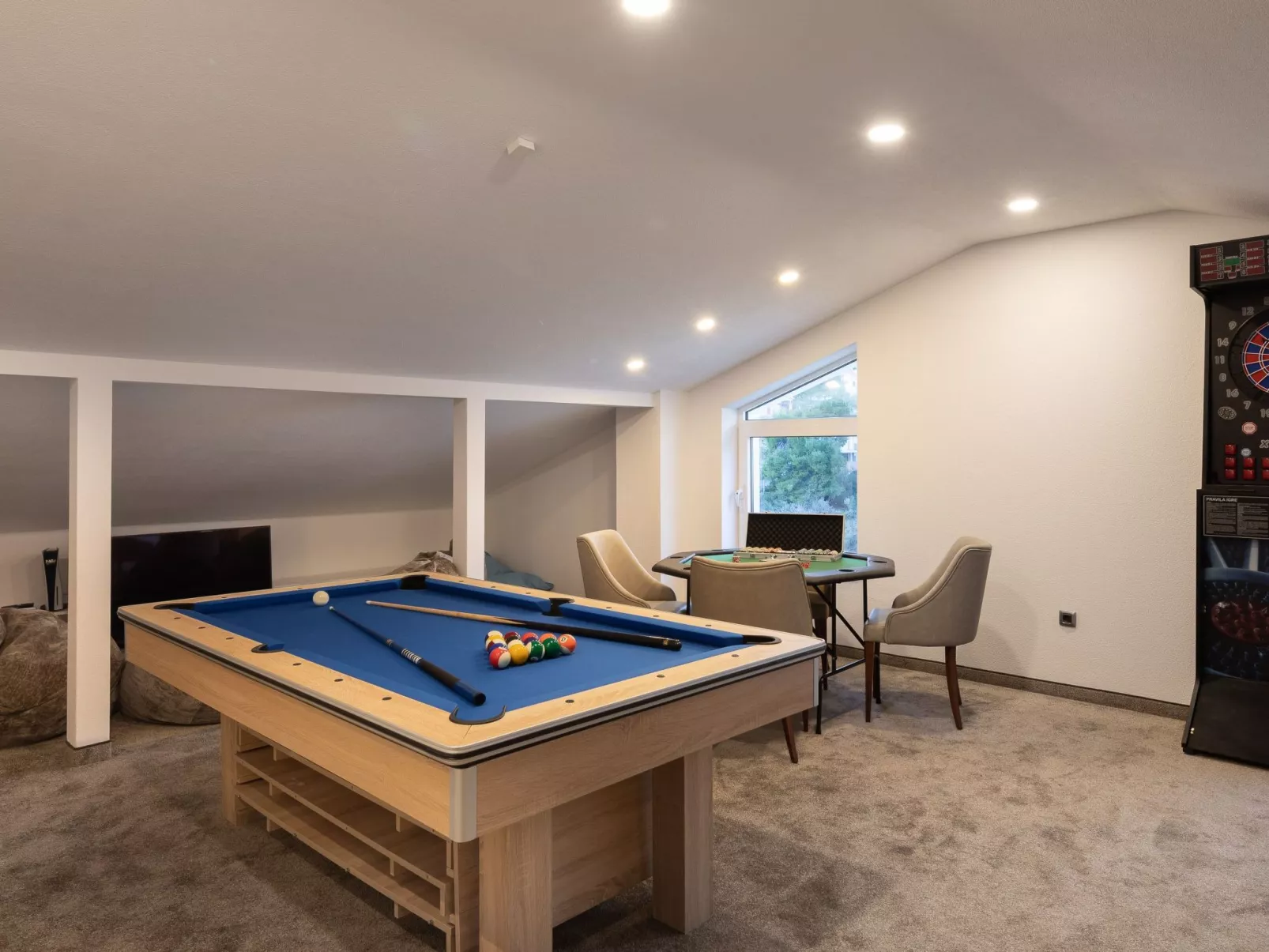 Luxuriöse Villa Elais für 10 Personen-Binnen