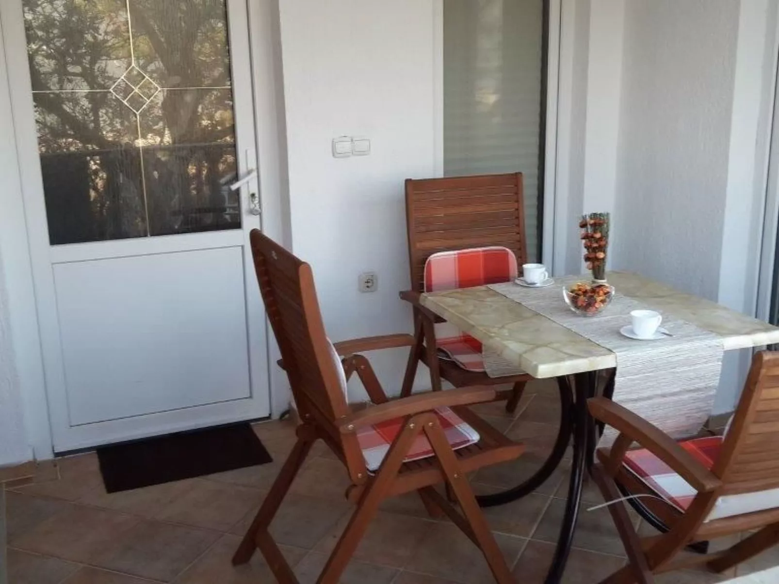 Für vier Personen mit Terrasse-Binnen