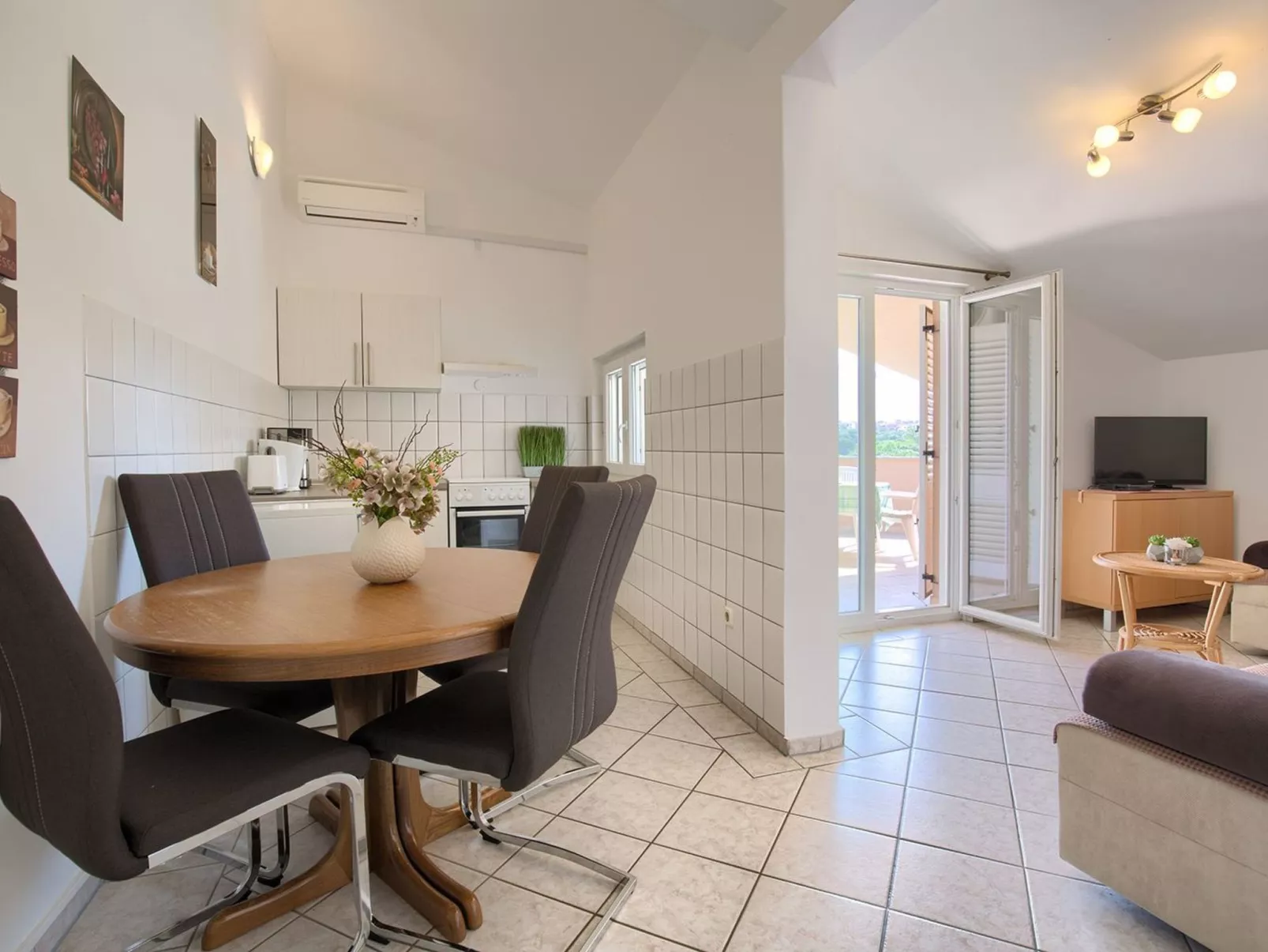 Mit Bootsanleger-Binnen