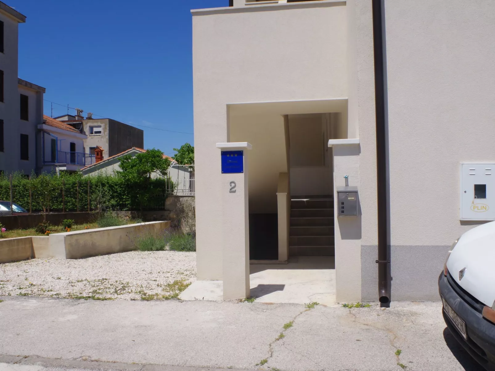 "Dunja", Pula-Buiten