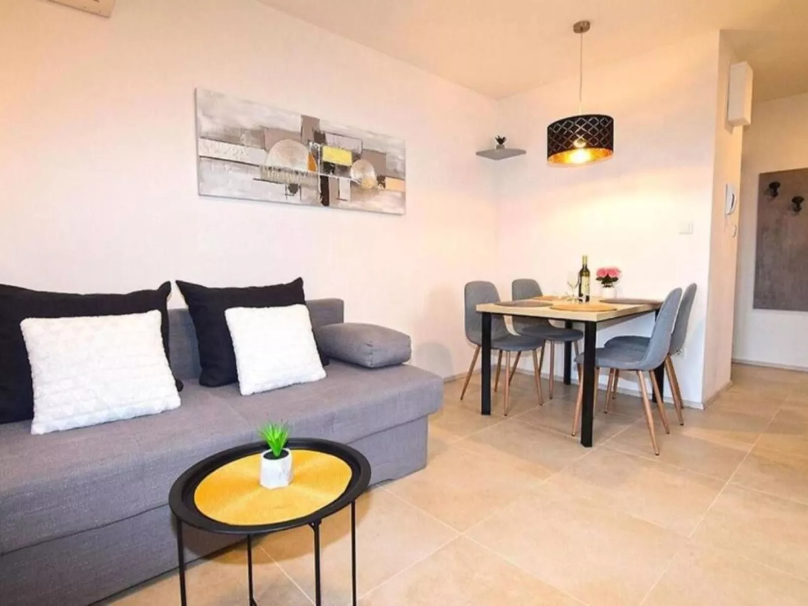 Modern eingerichtete Wohnung in der Nähe des Strandes...-Binnen