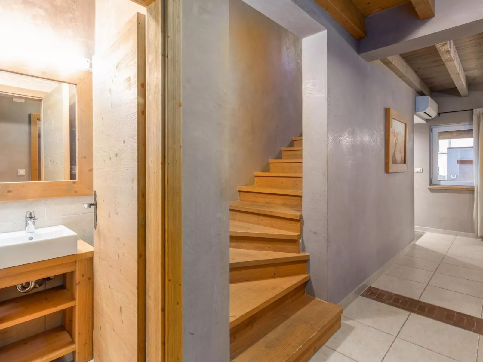 Villa Chiara mit 6 Schlafzimmern in Meeresnähe-Binnen