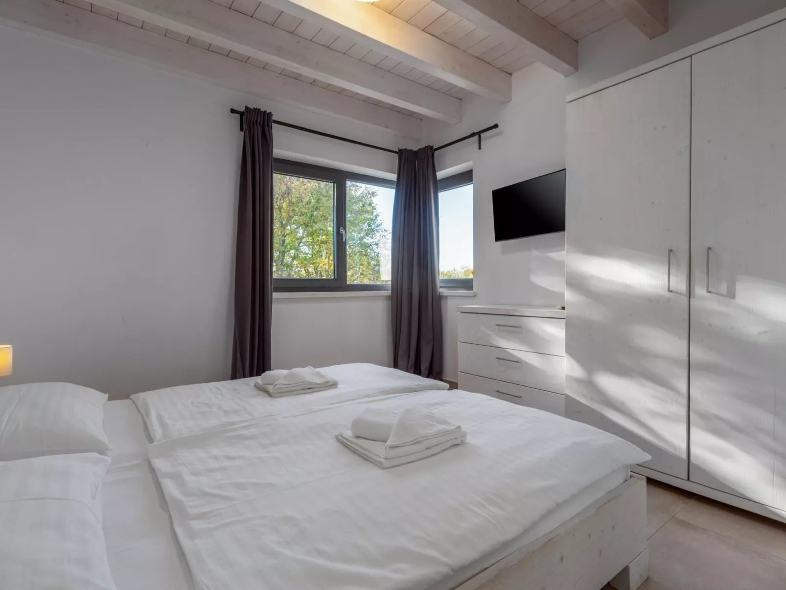 Villa Luna mit Pool, Sauna, Whirlpool, Tennisplatz-Image-tags.info