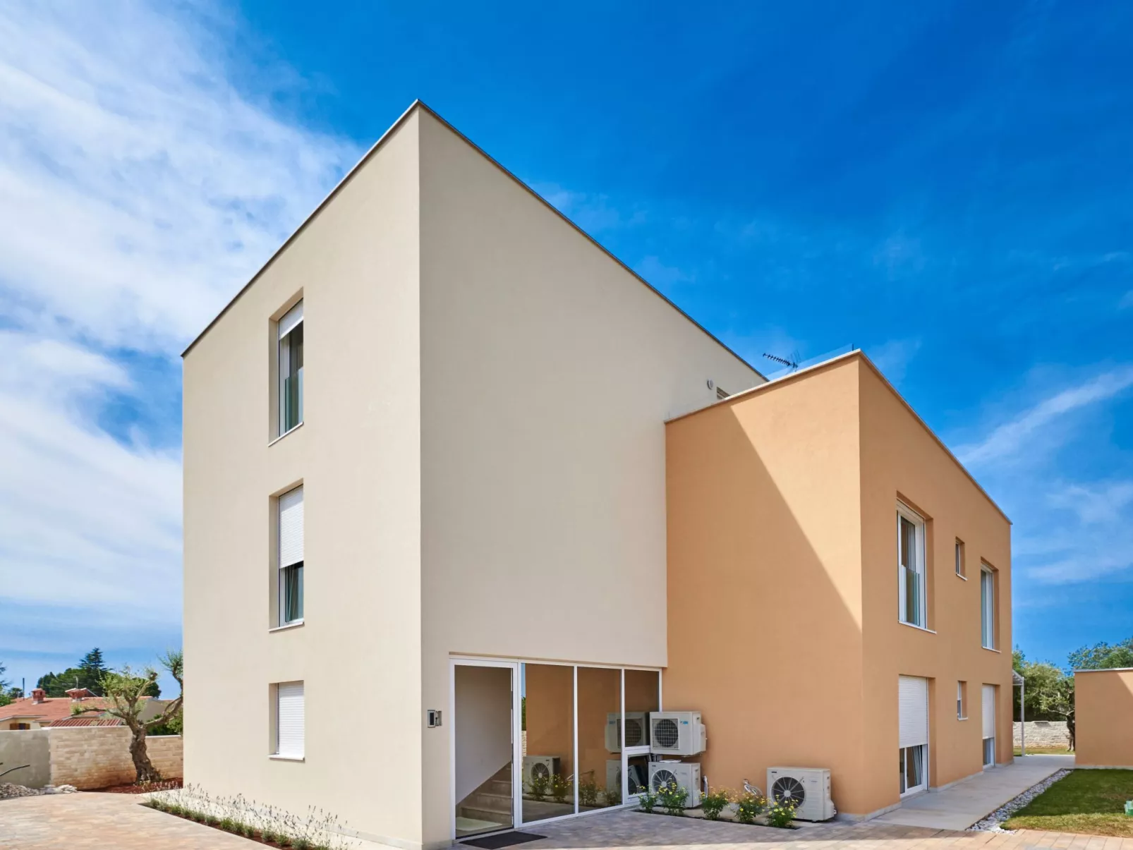 Wohnung "Lovrecica" mit Blick auf das Wasser-Buiten
